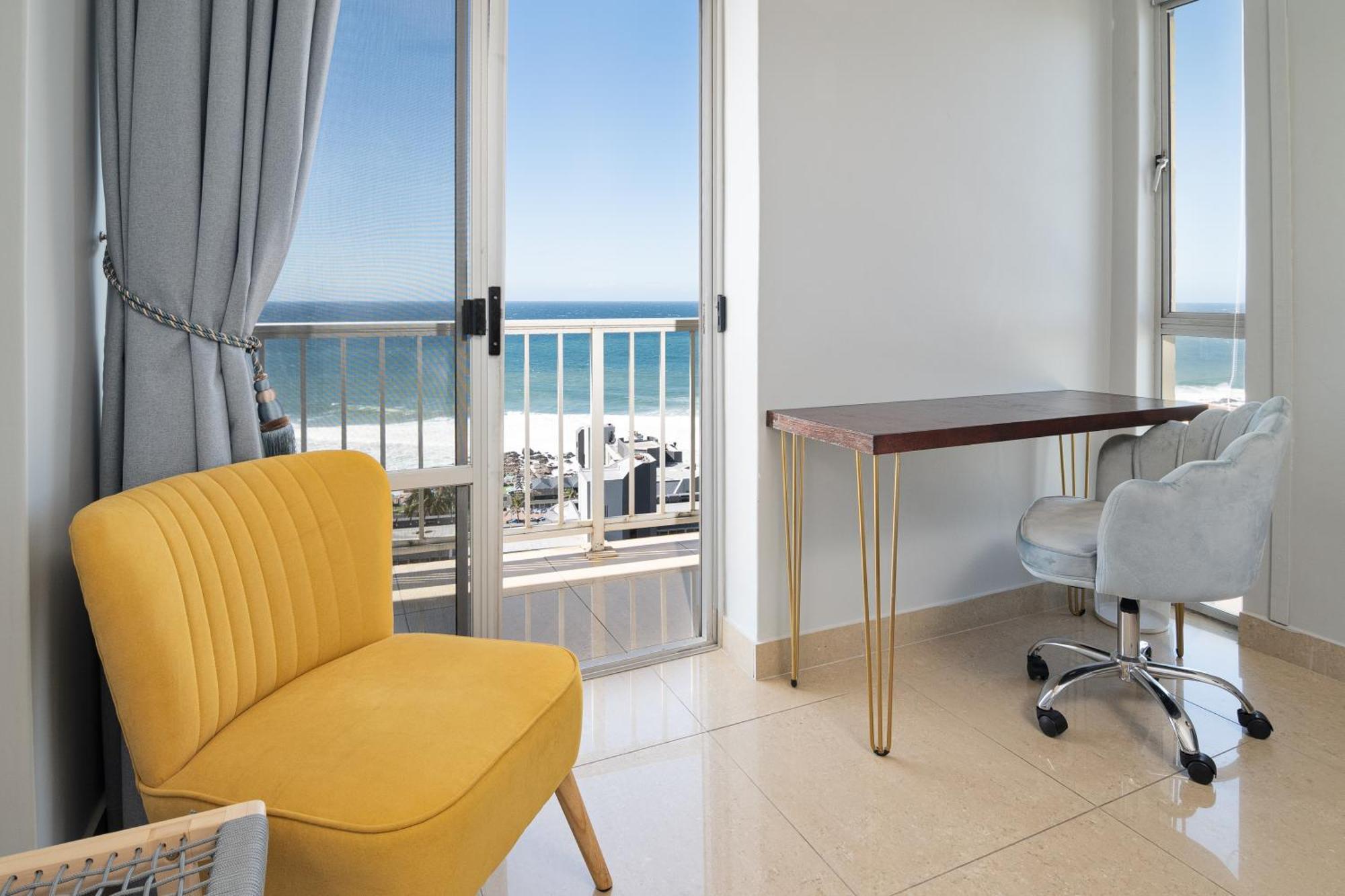 Coastal View @ 1304 La Apartment *