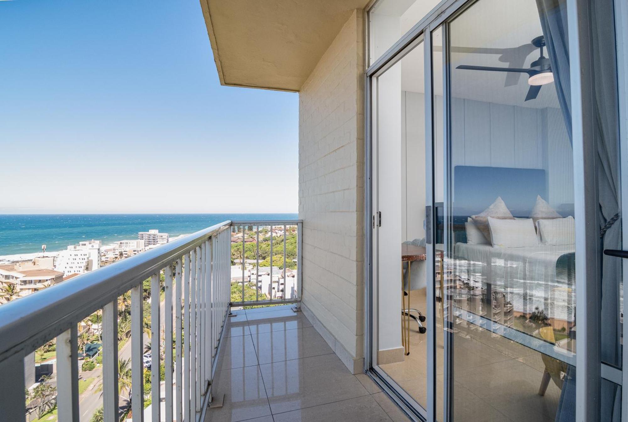 Apartment Coastal View @ 1304 La *