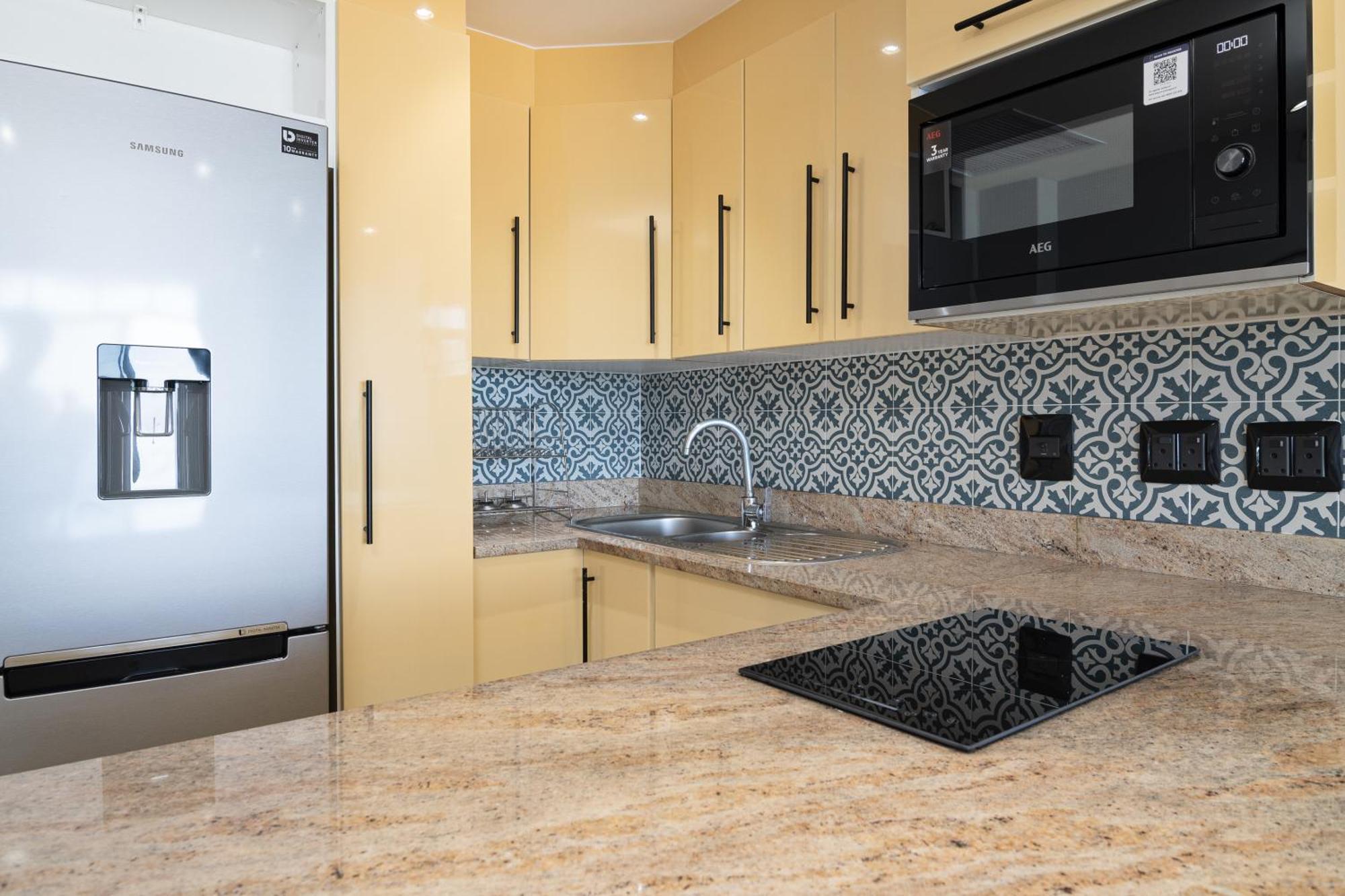 Apartment Coastal View @ 1304 La *